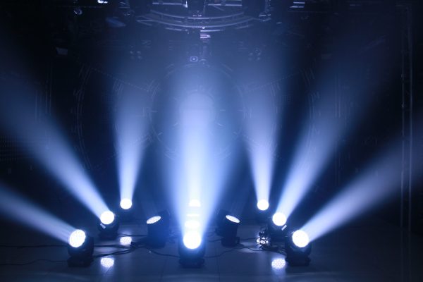Cabeza móvil LED profesional 19x15w rgbw con zoom, WEINAS ML1904C.